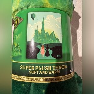 Wicked Green Super Plush Throw Blanket